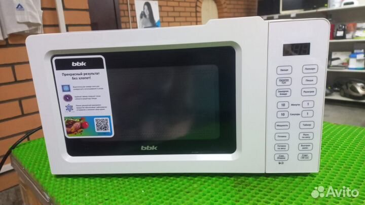 Микроволновая печь BBK 17MWS-785S/W