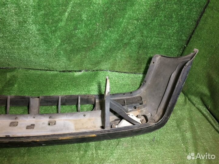 Бампер передний Nissan Laurel C33 Черный дефект кр