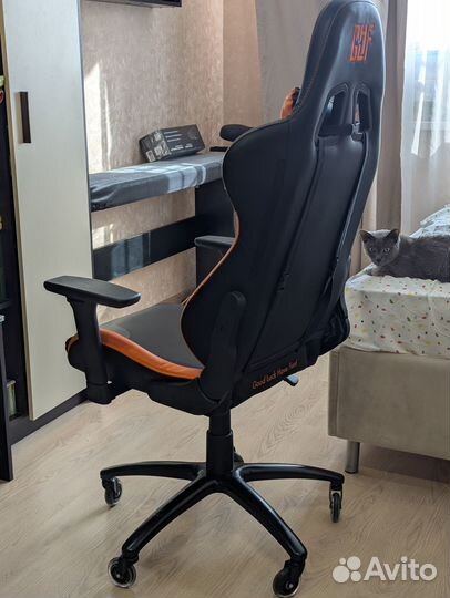 Игровое компьютерное кресло glhf 3X Black/Orange