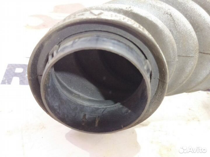 Уплотнительная резинка боковой двери Mercedes