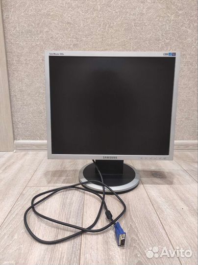 Монитор Samsung SyncMaster 940N