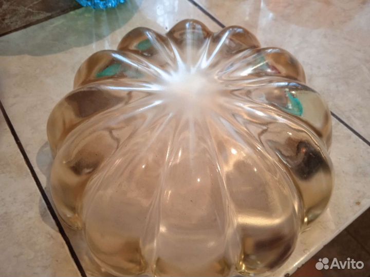 Вазы урановое, медовое, рубиновое стекло