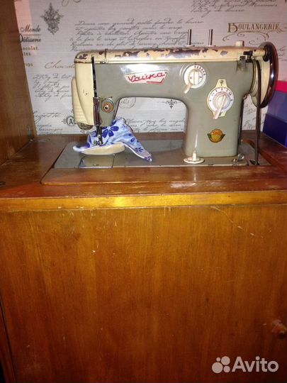 Швейная машина Чайка