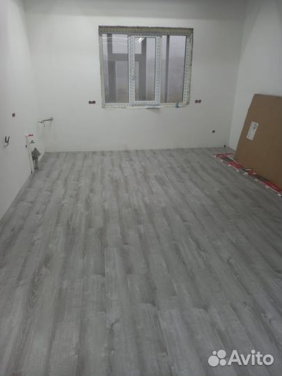 Укладка ламината и кварцвинила