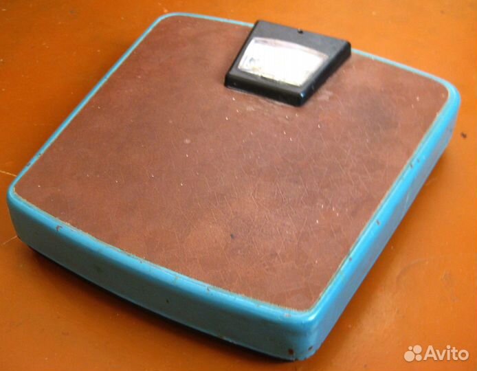 Льстивые напольные весы