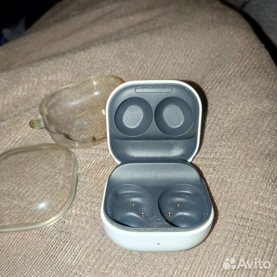 Зарядный бокс Samsung Galaxy Buds FE