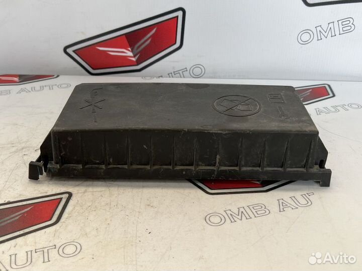 Крышка блока предохранителей Опель Астра J