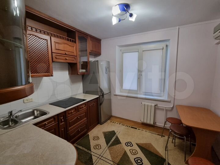 2-к. квартира, 54 м², 3/9 эт.