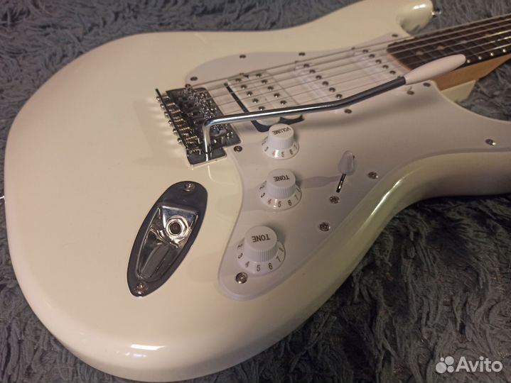 Электрогитара Fender Squier Bullet Strat HSS