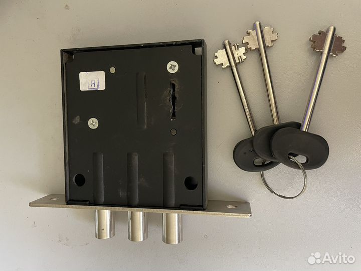Замок врезной