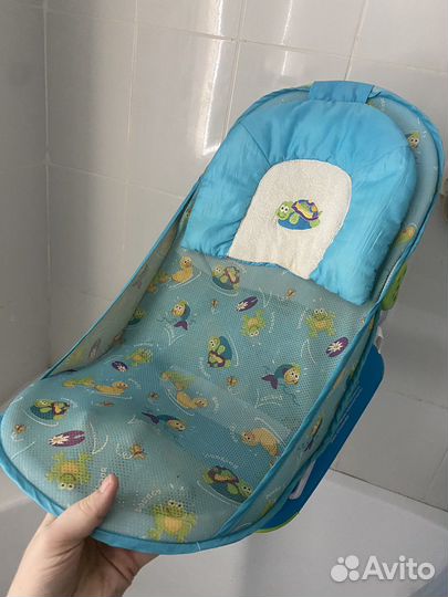 Горка лежак для купания малыша