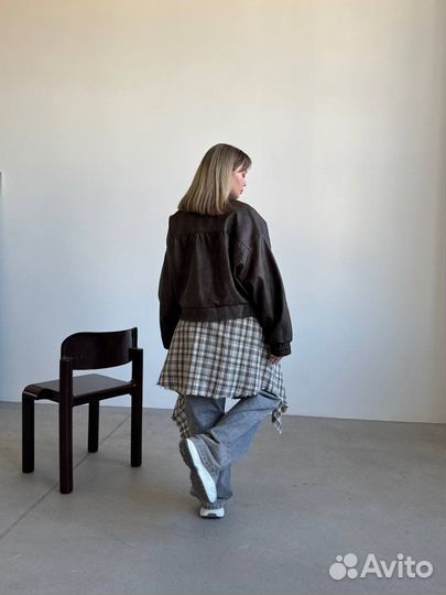 Бомбер из экокожи