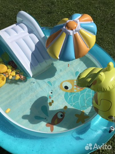 Надувной бассейн с горкой