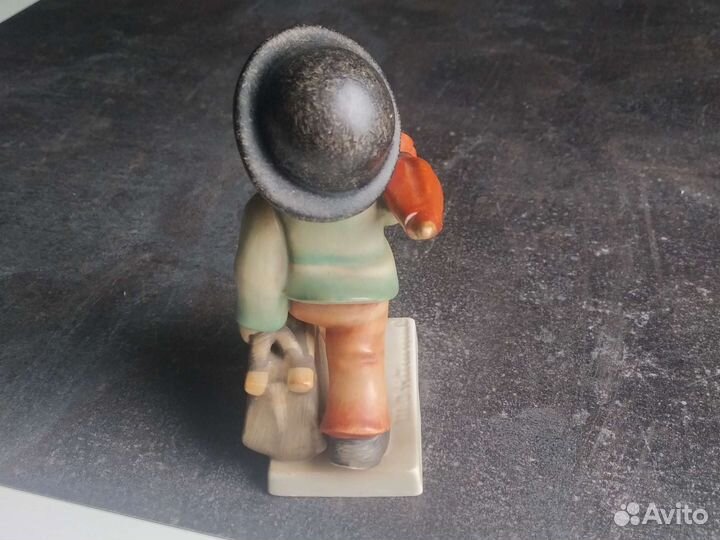 Статуэтка фарфор Hummel Goebel