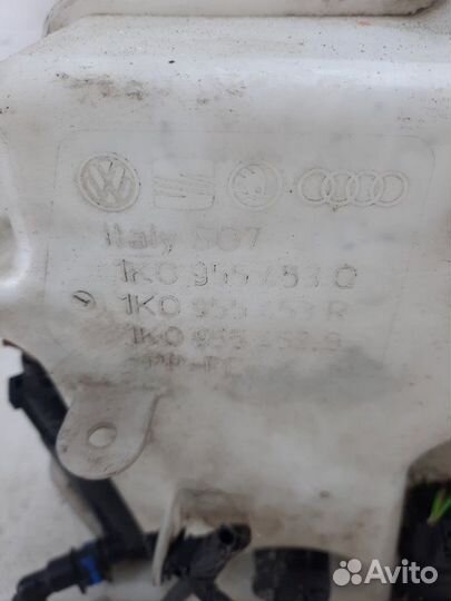 Бачок омывателя Skoda Yeti универсал 1.8 CDA 2010