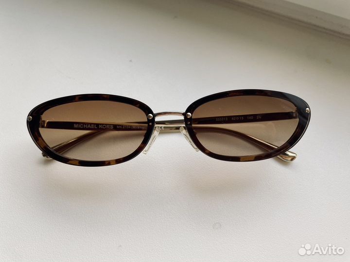 Солнцезащитные очки женские Michael Kors