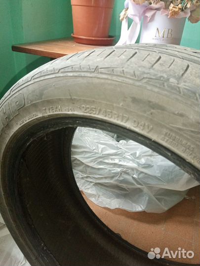 Toyo DRB 225/45 R17