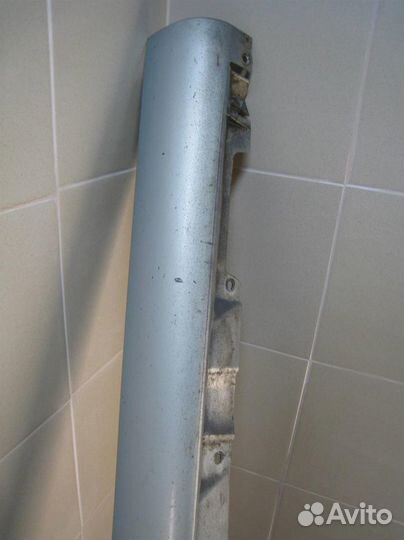 Накладка порога правого наружная Toyota Avensis T