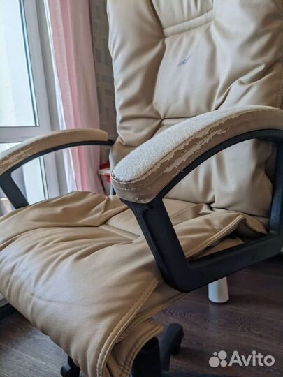 Офисное кресло