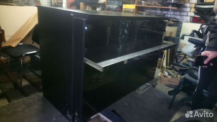 Ресепшен или стойка-тумба для кассира