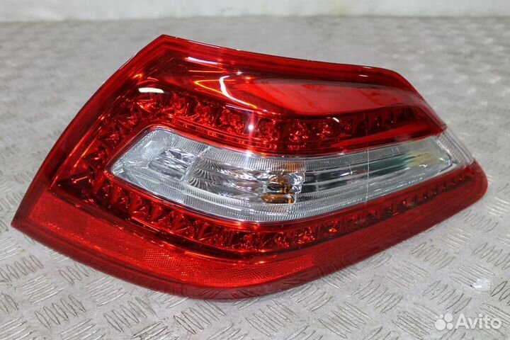 Фонарь задний правый Nissan Teana 32 J32