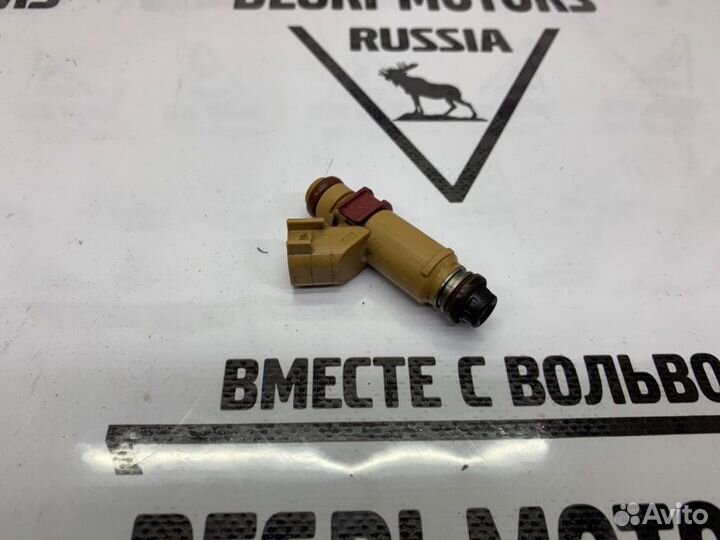 Форсунка топливная Volvo C70 V50 S40 04-11 8699450