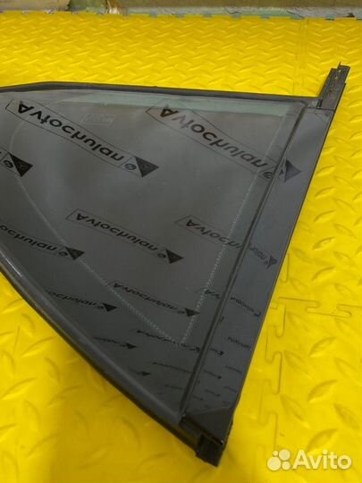 Форточка двери задняя левая Mercedes-Benz E-Class