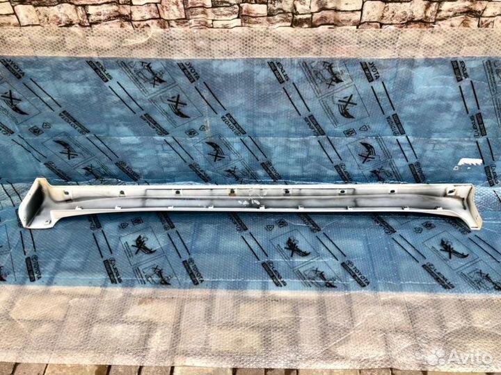 Накладка подножки левая Toyota Land Cruiser 200