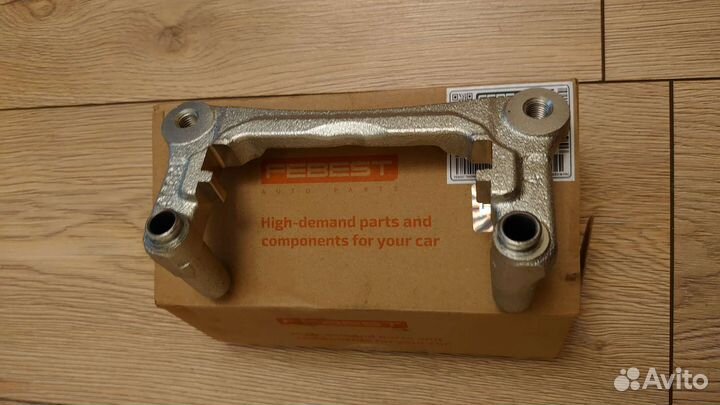 Скоба суппорта Митсубиси