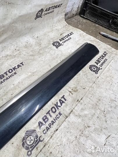 Молдинг передний левый Mercedes W210