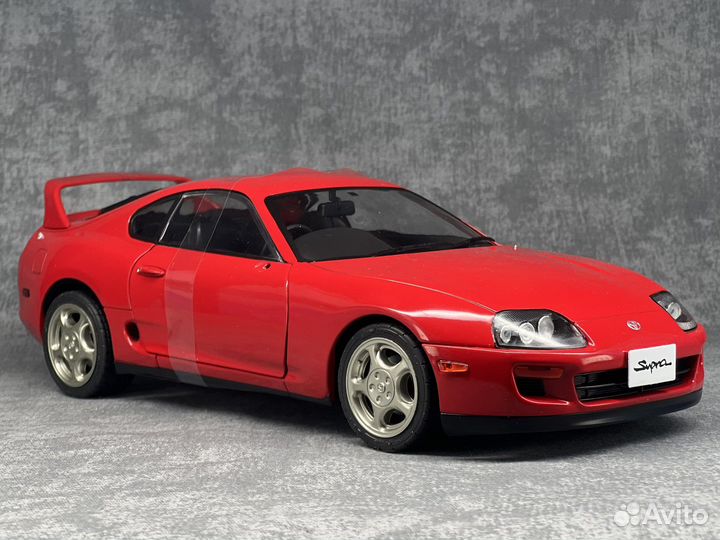 Модель toyota supra 1/18 solido