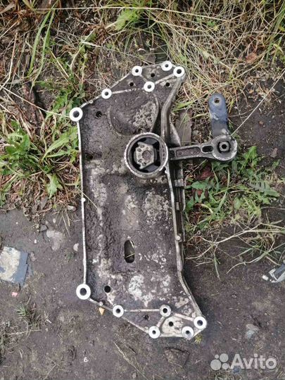 Подрамник Skoda Octavia A5