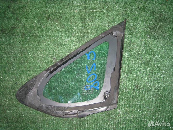 Стекло (форточка) переднее правое Toyota Auris E1