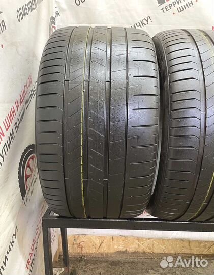 Pirelli P Zero PZ4 265/40 R21 101L