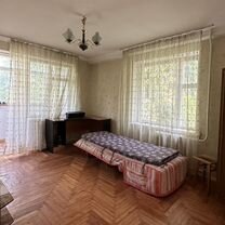 2-к. квартира, 47 м², 2/5 эт.