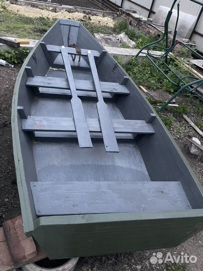 Деревянная лодка