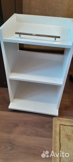 Маникюрный стол с вытяжкой