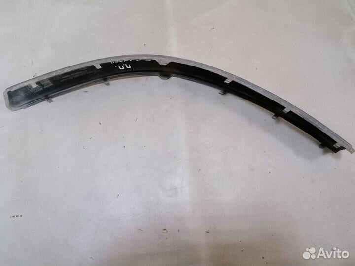 Накладка бампера перед правый Volkswagen Passat B5