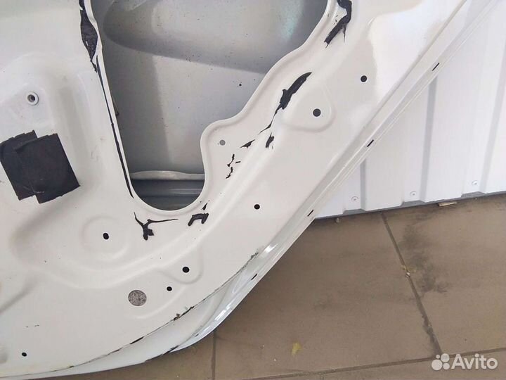 Продам заднюю правую дверь Веста SV gross