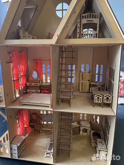 Детский деревянный домик