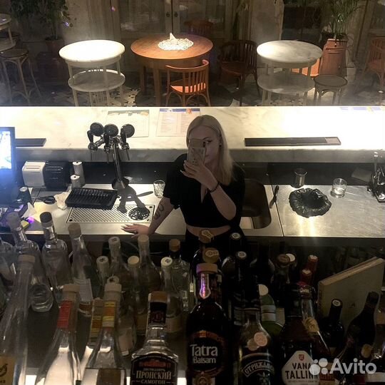 Бармен в ночной клуб