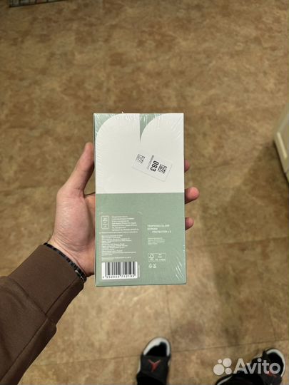 Защитные стекла Commo на iPhone 14, 13, 13 Pro