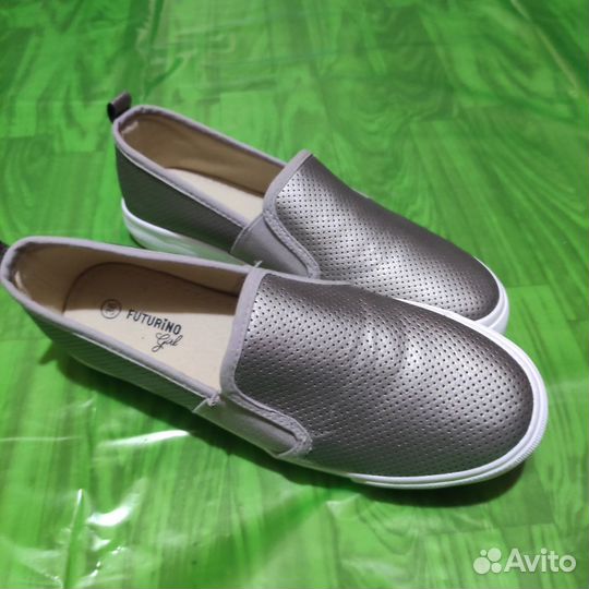 Продам слипоны новые на девушку р. 36 Futurino