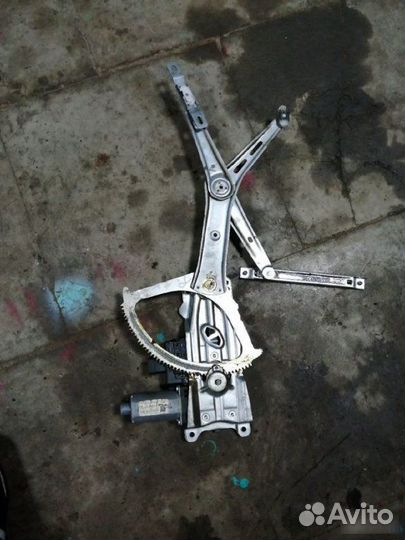 Стеклоподъемник передний правый Opel Astra H