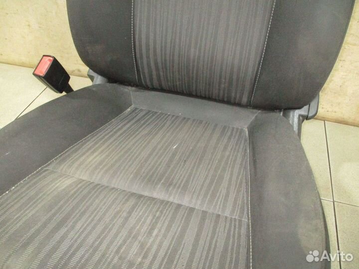 Сиденье переднее левое Opel Astra J