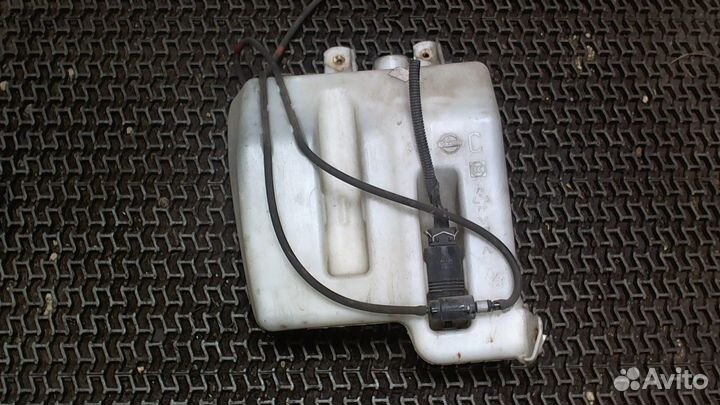 Бачок омывателя Nissan Note E11, 2006