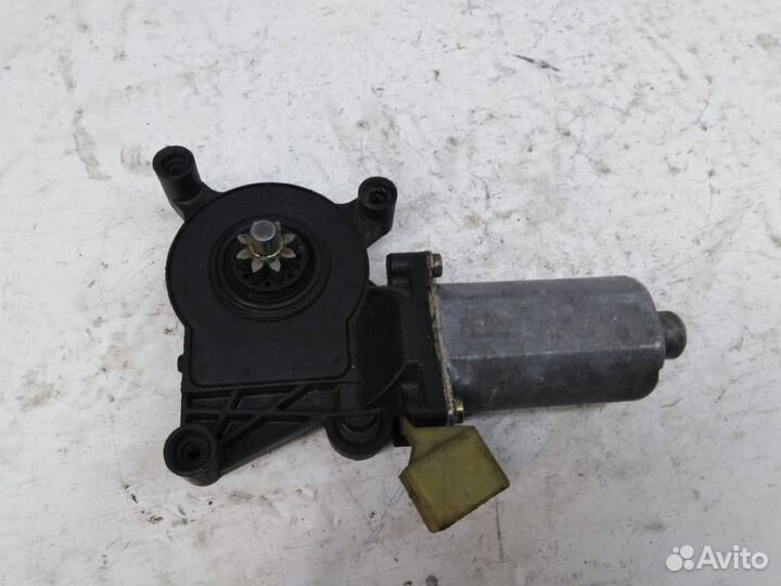 Моторчик переднего левого стеклоподъемника A208820