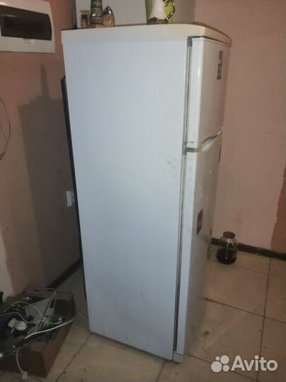 Холодильник Атлант с морозилкой