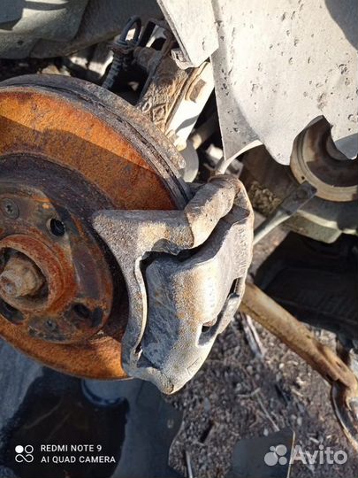 Суппорт передний правый Renault Sandero 1 Stepway