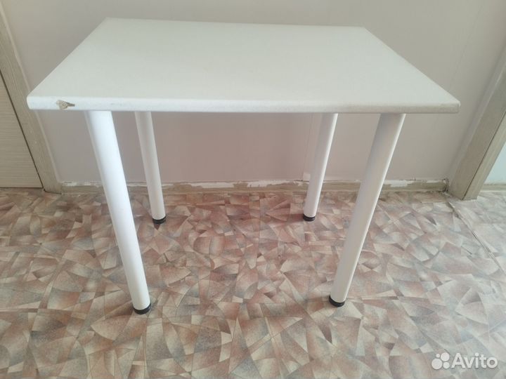 Кухонный стол